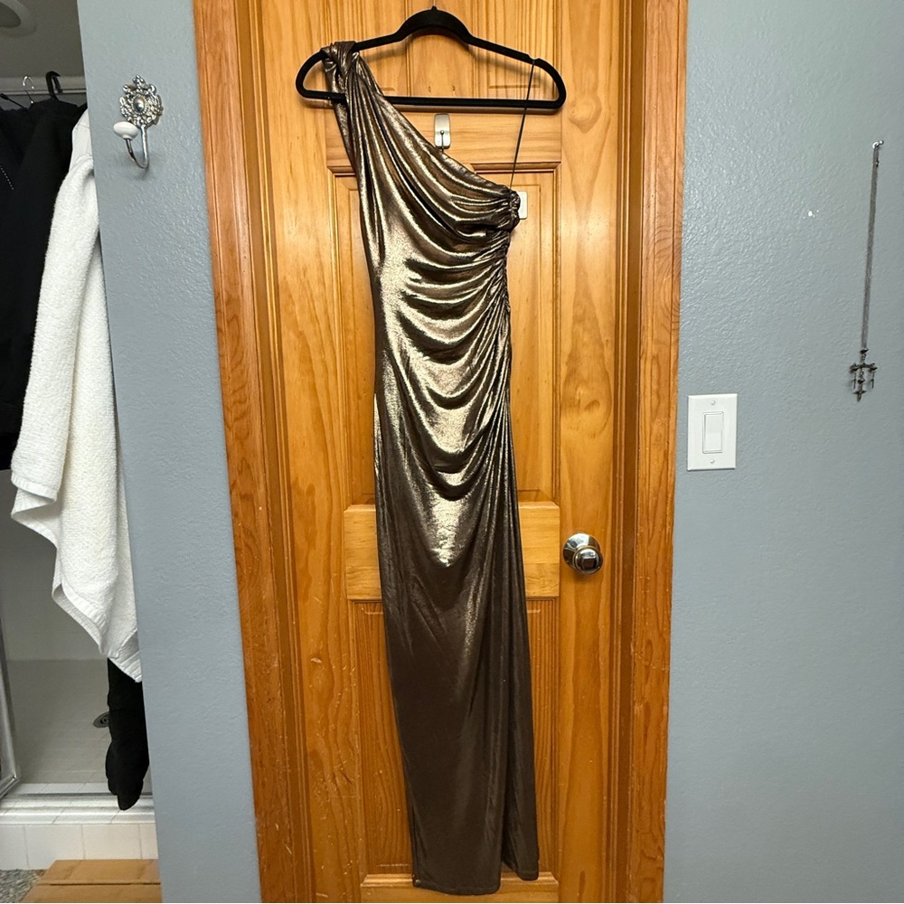 NWT Misha X Revolve Nyra Metallic Jersey Gown Evening Maxi Dress in Soft Gold XS - Picture 4 of 6